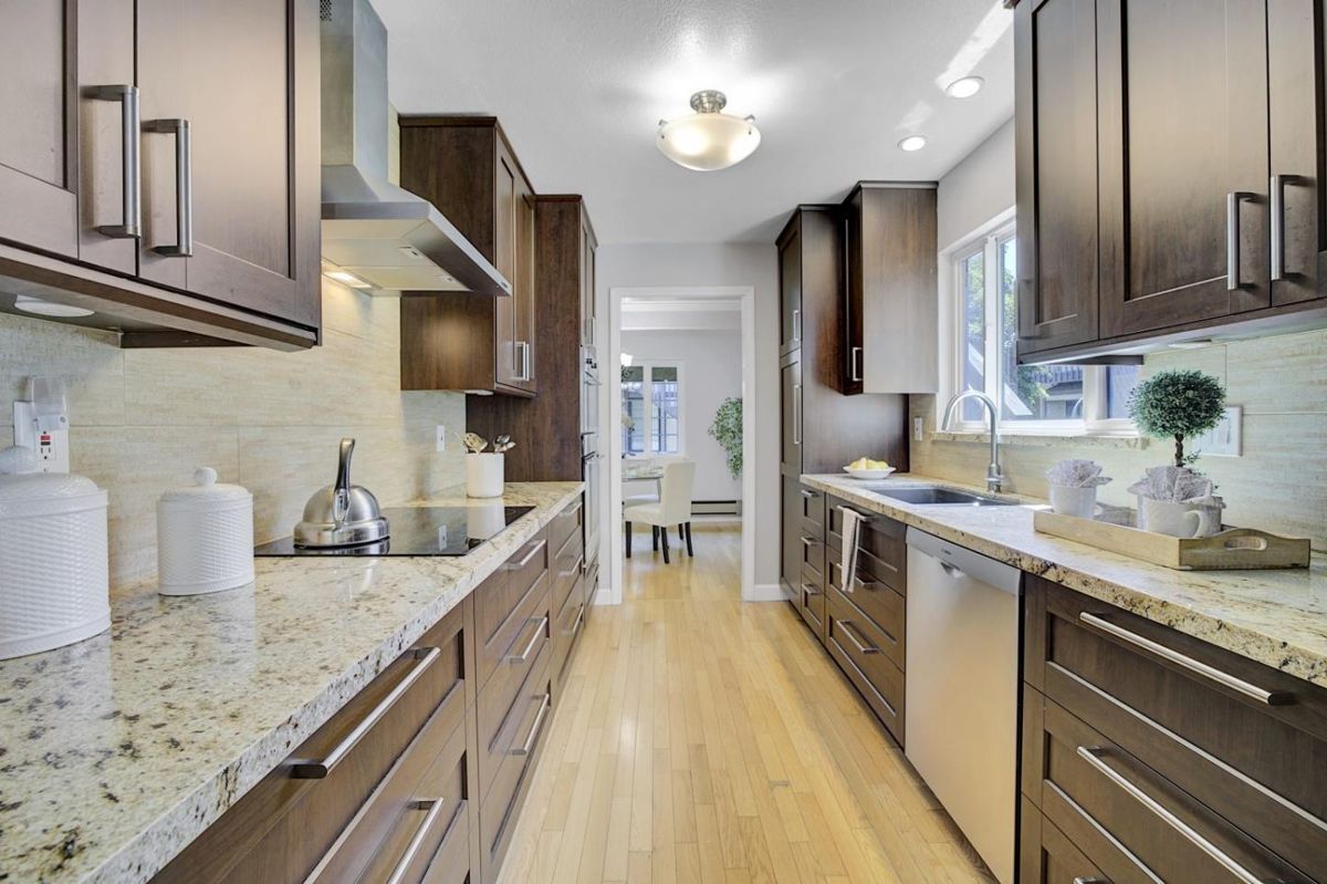 1120 Brewster Ave, Redwood City