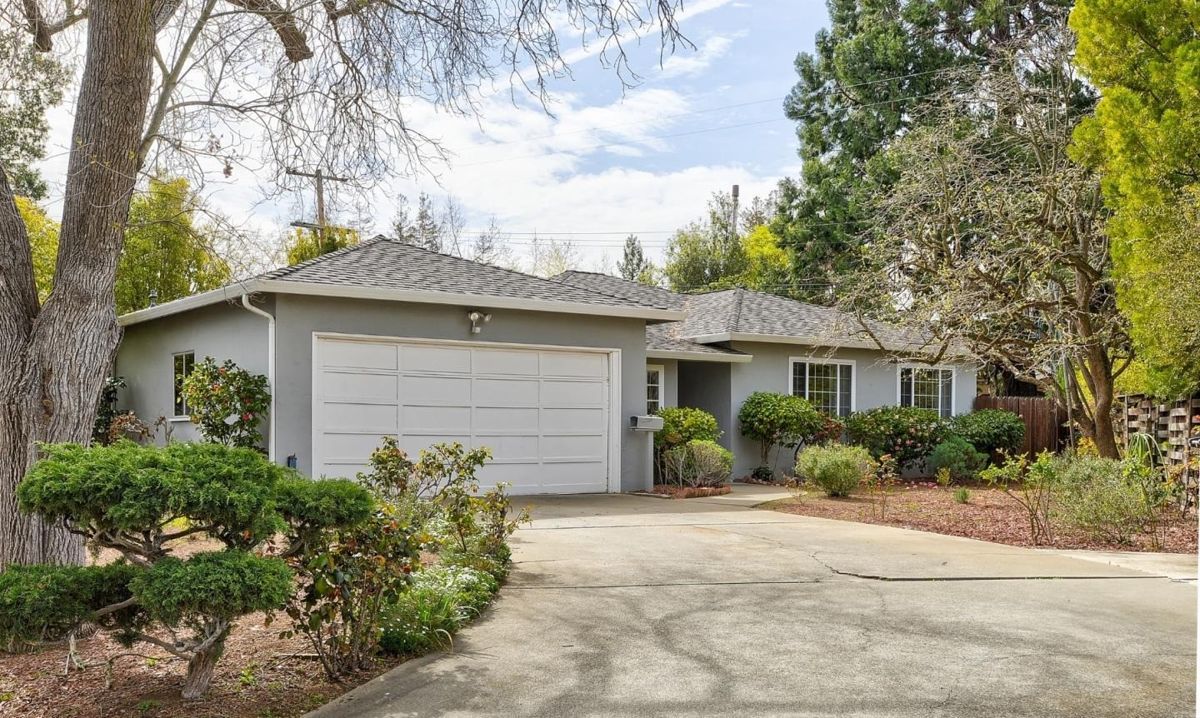 1155 Carver Pl, Mountain View