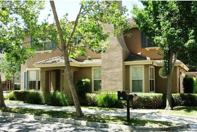 449 Whisman Park Dr, Mountain View