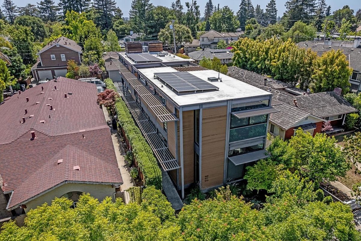 569 Lassen St, Los Altos