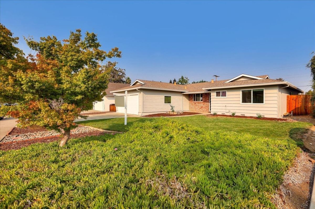 800 Monica Ln, Campbell